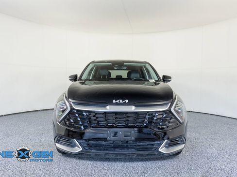 Used 2024 Kia Sportage EX image 2