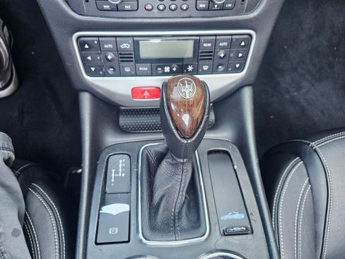 Used 2011 Maserati GranTurismo Convertible RWD image 15