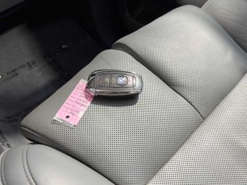 Used 2019 Lincoln Navigator L Select RWD image 35