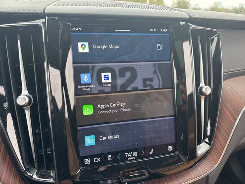 Used 2024 Volvo XC60 B5 Ultimate w/ Protection Package Premier image 19