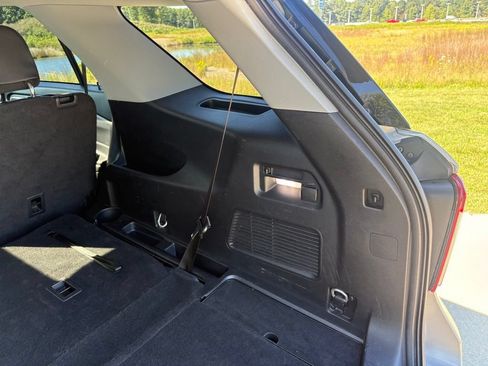 Used 2023 Ford Explorer XLT w/ Equipment Group 202A AWD/4WD image 58