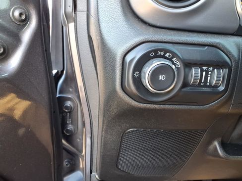 Used 2021 Jeep Wrangler Unlimited Sport image 16