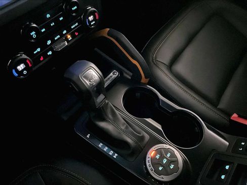 Used 2024 Ford Bronco Badlands image 20