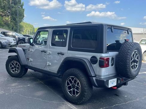 Used 2024 Jeep Wrangler Unlimited Rubicon w/ Technology Group AWD/4WD image 6