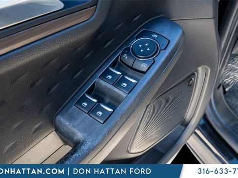 Used 2020 Ford Escape Titanium image 16