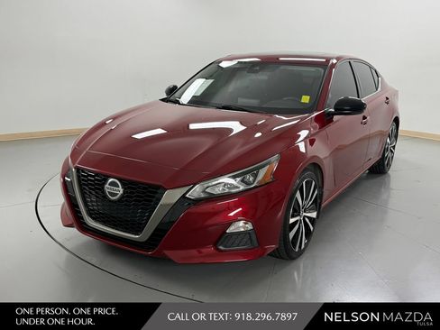 Used 2021 Nissan Altima 2.5 SR w/ SR Premium Package FWD image 1
