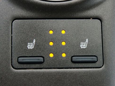 Used 2023 Toyota Camry SE image 8