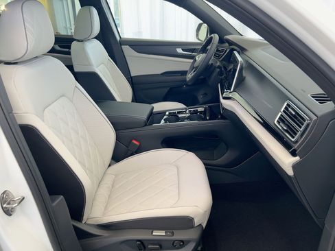 New 2026 Volkswagen Atlas Cross Sport SEL Premium R-Line image 28