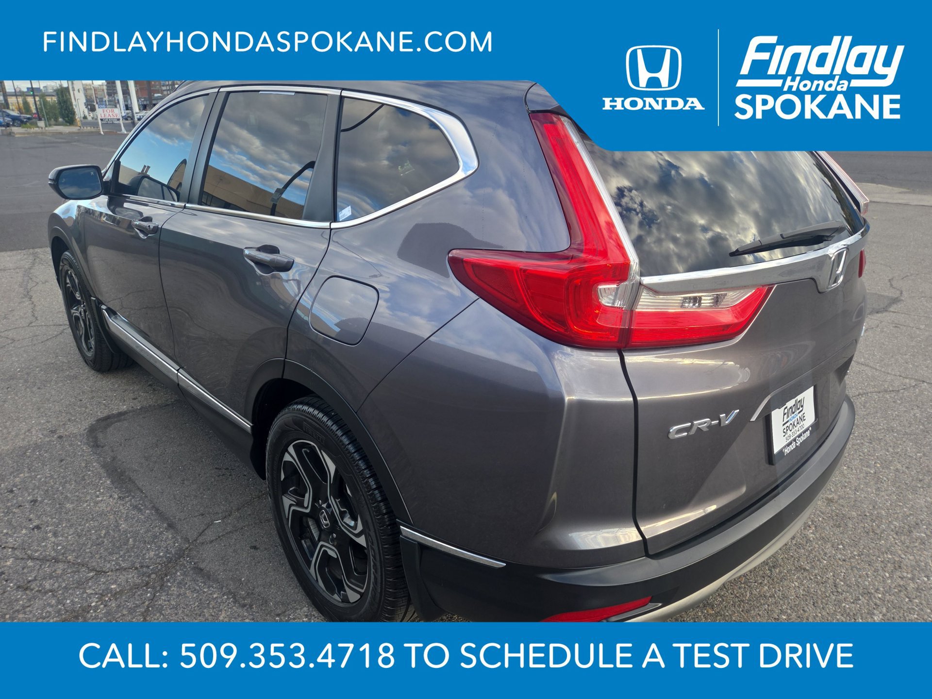 Used 2019 Honda CR-V Touring image 3