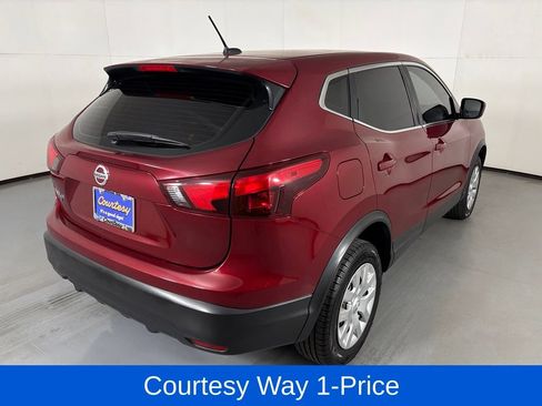 Used 2019 Nissan Rogue Sport S FWD image 11