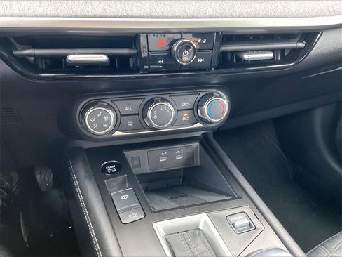 Used 2025 Nissan Kicks SV image 24