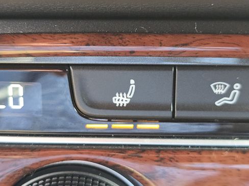Used 2019 Volkswagen Tiguan SEL AWD/4WD image 11