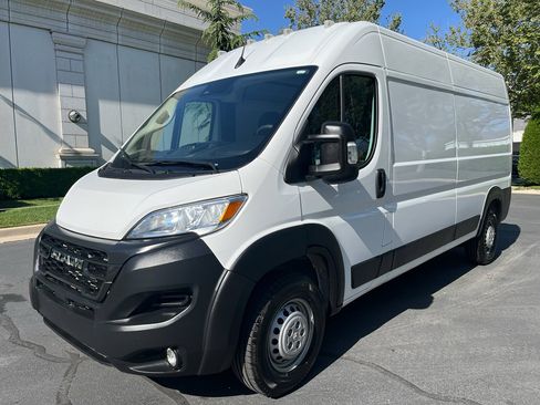 Used 2025 RAM ProMaster 3500 w/ Convenience Group FWD image 3