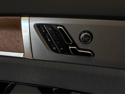 New 2026 Cadillac Vistiq Premium Luxury image 32