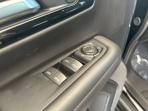 Used 2025 Chevrolet Suburban LS RWD image 41