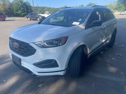 Used 2024 Ford Edge SE w/ Black Appearance Package