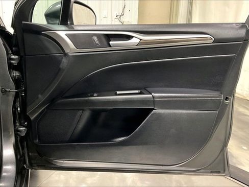 Used 2019 Ford Fusion SEL image 24