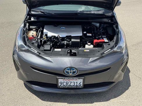 Used 2017 Toyota Prius Two FWD image 31