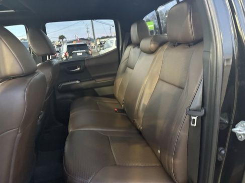 Used 2023 Toyota Tacoma Limited image 18