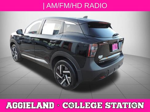 Certified 2025 Nissan Kicks SV image 6