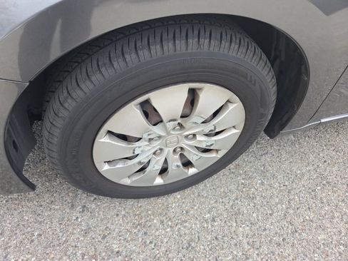 Used 2012 Honda Accord LX image 9