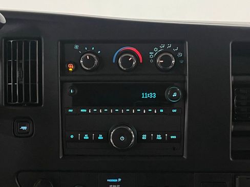 Used 2025 Chevrolet Express 3500 LT w/ LT Preferred Equipment Group RWD image 21