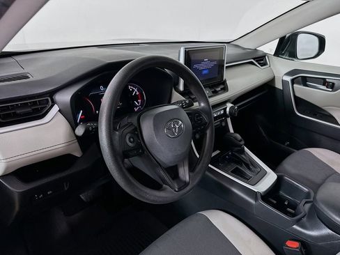 Used 2025 Toyota RAV4 XLE FWD image 10