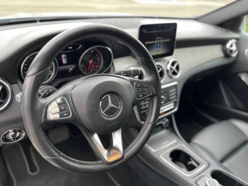 Used 2018 Mercedes-Benz GLA 250 image 16