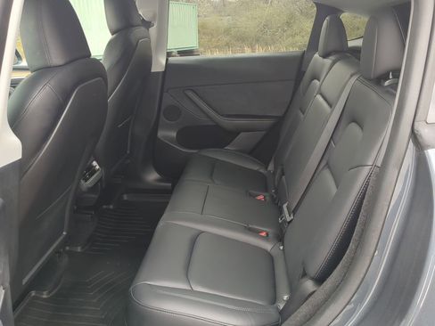 Used 2023 Tesla Model Y Long Range image 12