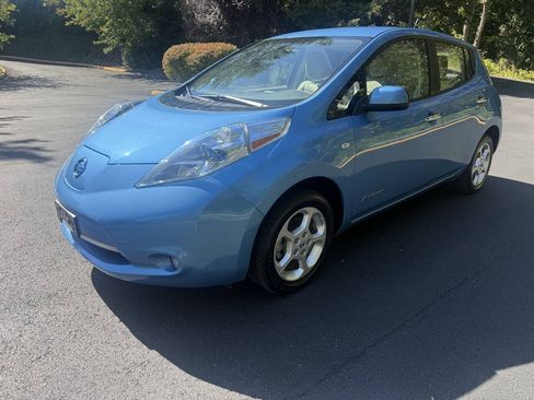 Used 2011 Nissan Leaf SL FWD image 1