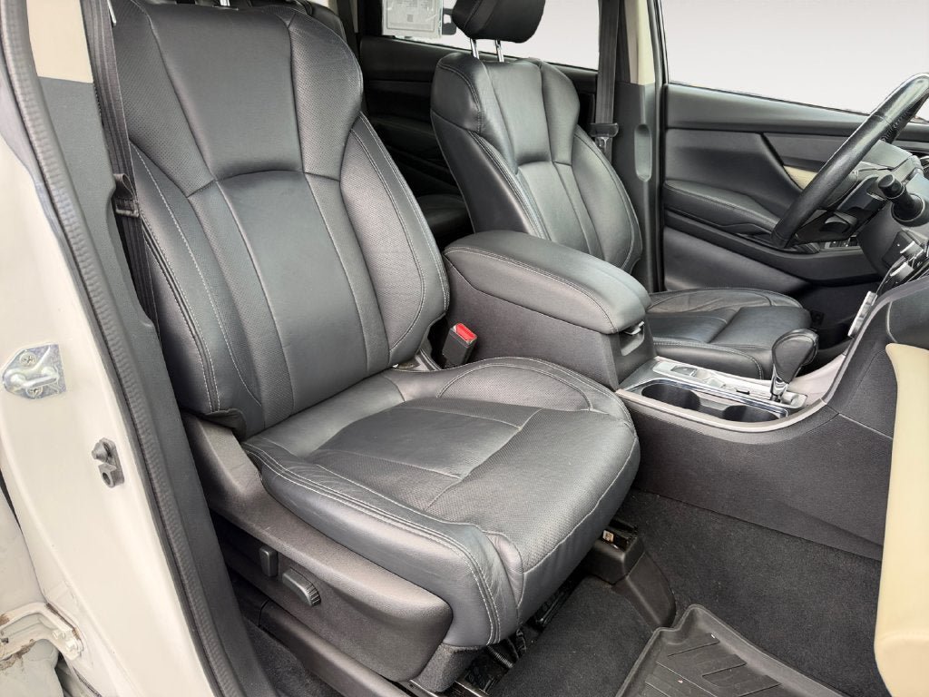 Used 2022 Subaru Ascent Limited w/ Technology Package AWD/4WD image 25