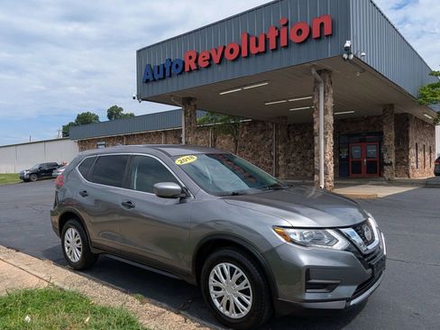 Used 2018 Nissan Rogue S AWD/4WD image 1