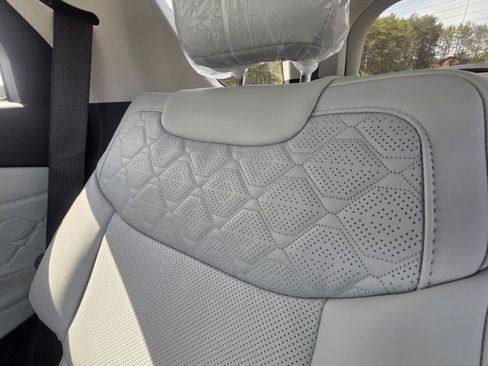 New 2026 Ford Explorer Platinum w/ LUX Leather Package AWD/4WD image 28