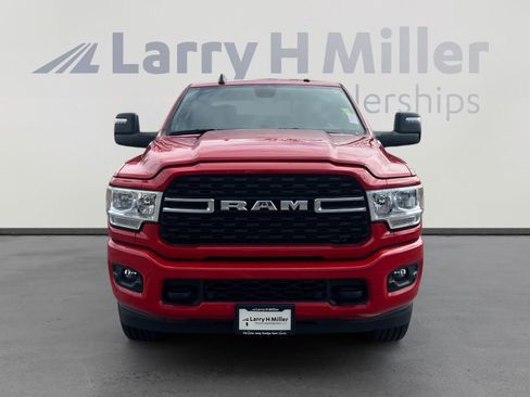 Used 2024 RAM 2500 Big Horn w/ Sport Appearance Package image 8
