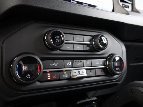 New 2025 Ford Bronco Big Bend w/ Black Diamond Package image 35