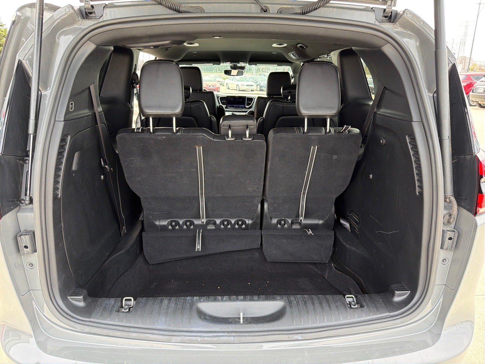 Used 2025 Chrysler Pacifica Select FWD image 22