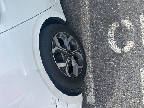 Used 2019 Kia Forte LXS image 7