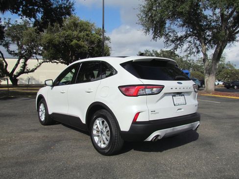 Used 2020 Ford Escape SE image 8