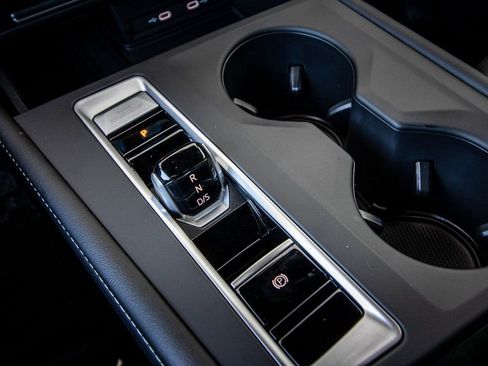 New 2026 Volkswagen Atlas Cross Sport SE image 38