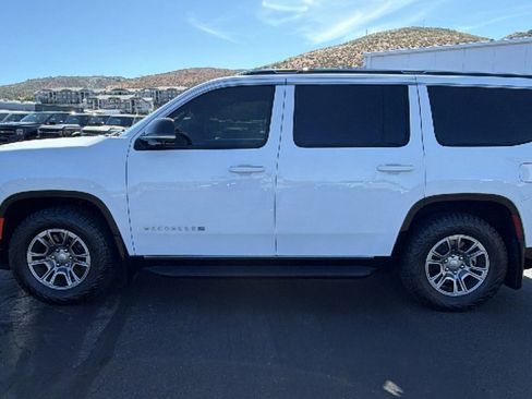 Used 2023 Jeep Wagoneer 4WD w/ Convenience Group I image 6