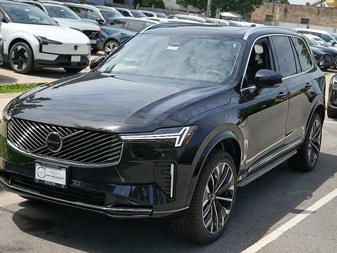 New 2026 Volvo XC90 T8 Plus w/ Protection Package Premier AWD/4WD image 6