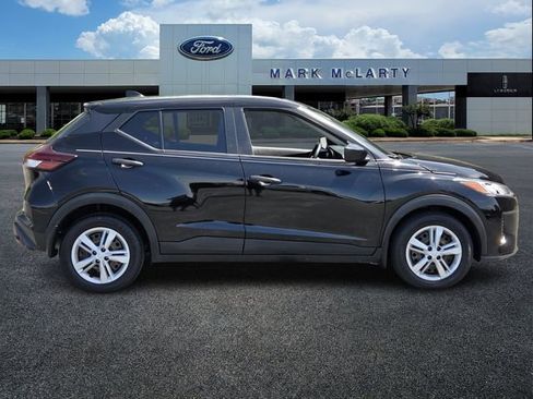 Used 2023 Nissan Kicks S FWD image 6