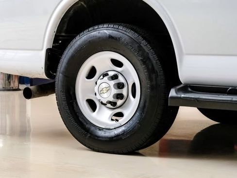 Used 2023 Chevrolet Express 3500 LS image 40