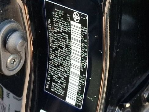 Certified 2025 Toyota Corolla LE FWD image 30