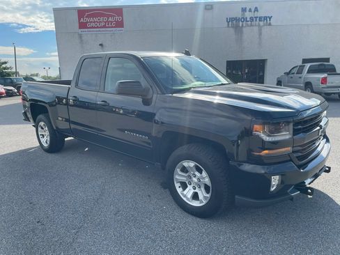 Used 2017 Chevrolet Silverado 1500 LT w/ All Star Edition AWD/4WD image 3