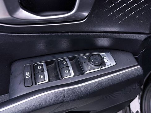 Used 2022 Kia Sorento S w/ Panoramic Sunroof Package image 18