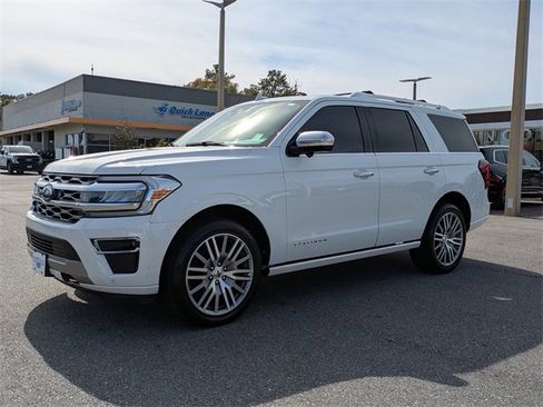 Certified 2022 Ford Expedition Platinum image 8