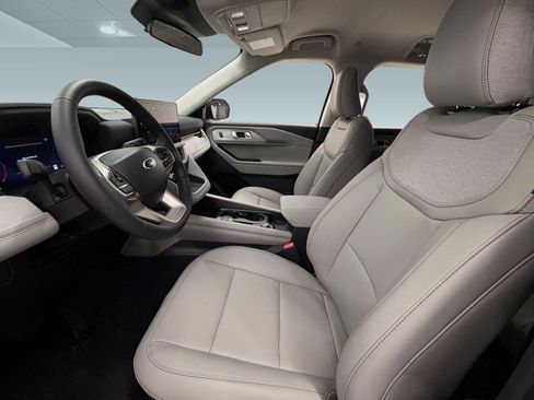 New 2026 Ford Explorer Active w/ Active Comfort Package AWD/4WD image 4