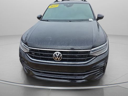 Used 2022 Volkswagen Tiguan SE R-Line image 6