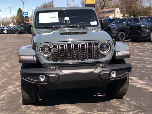 New 2026 Jeep Gladiator Sport image 3